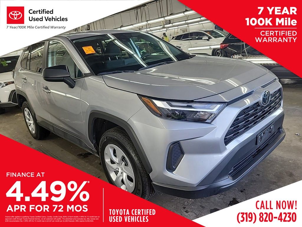 2024 Toyota RAV4 LE's photo