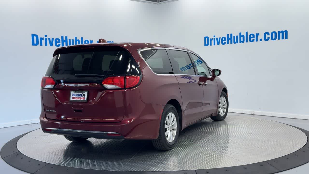 2018 Chrysler Pacifica Touring Plus photo 3