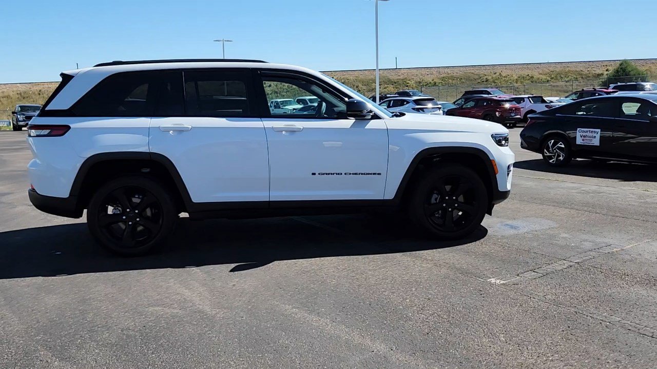 2024 Jeep Grand Cherokee Altitude X photo 3