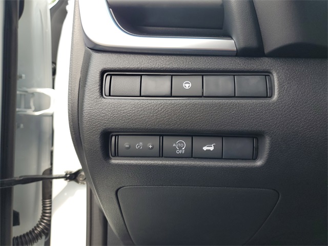 2026 Nissan Rogue SV photo 6
