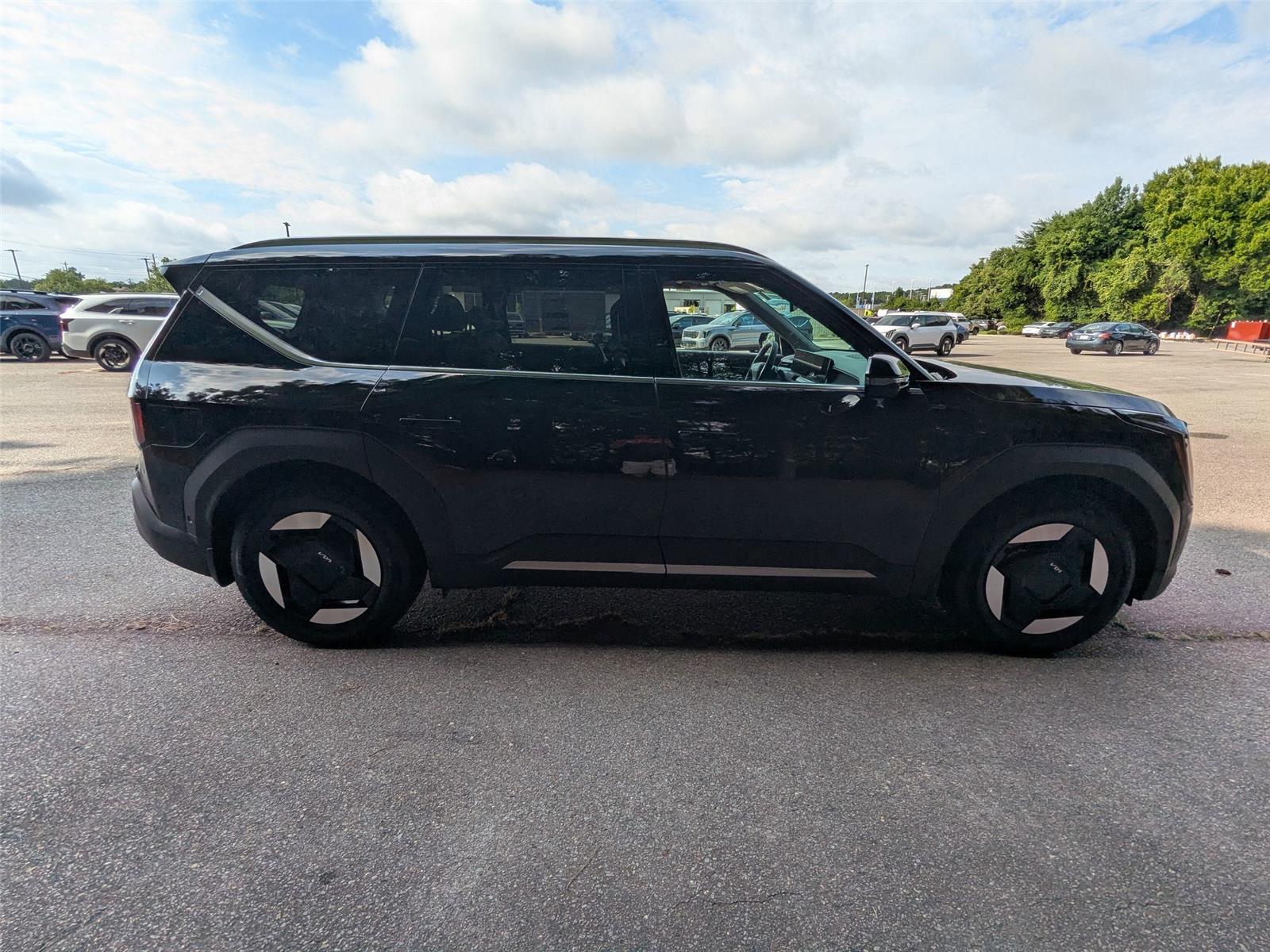 2026 Kia EV9 Wind photo 4