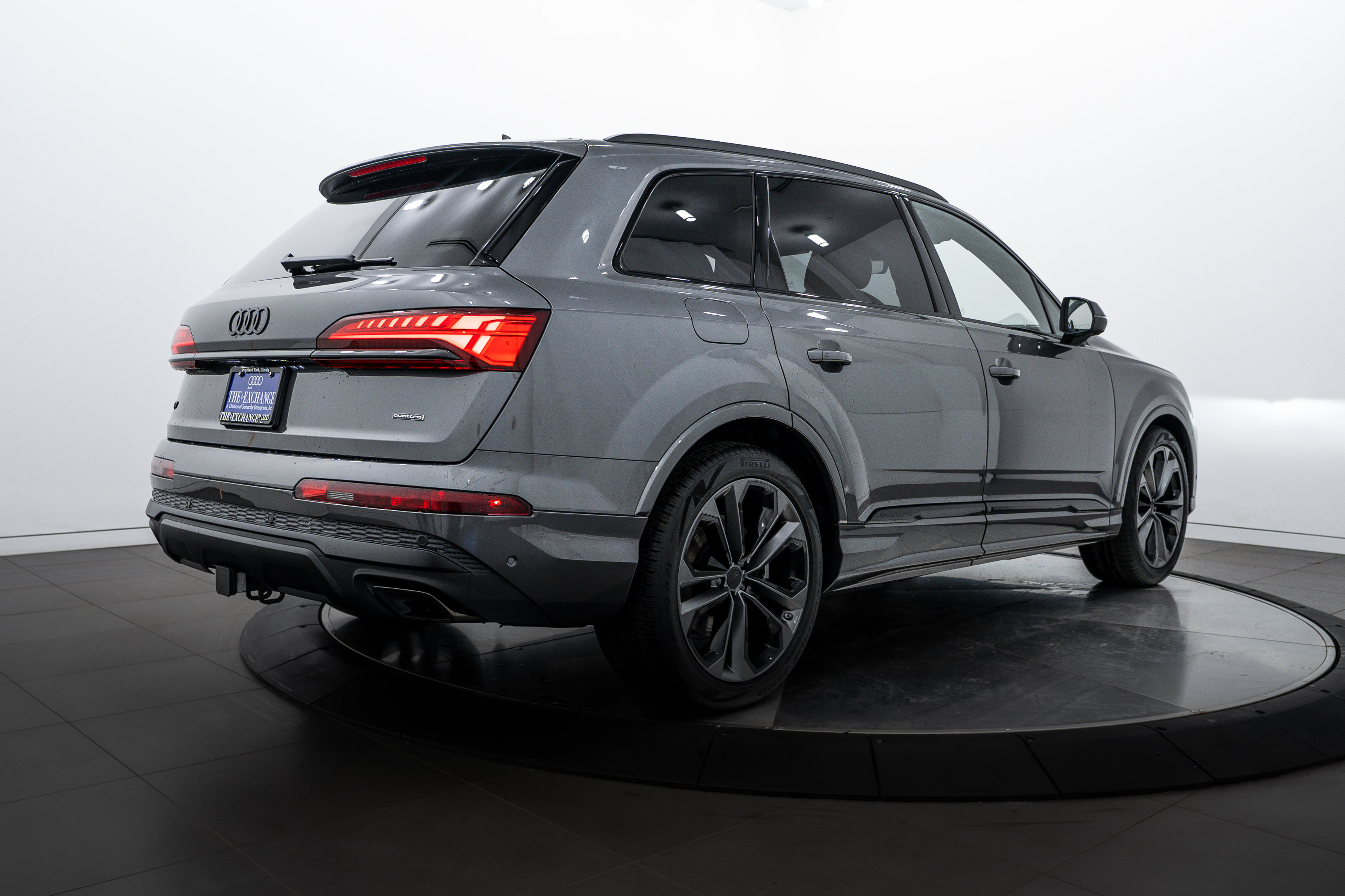 2026 Audi Q7 Premium Plus photo 4