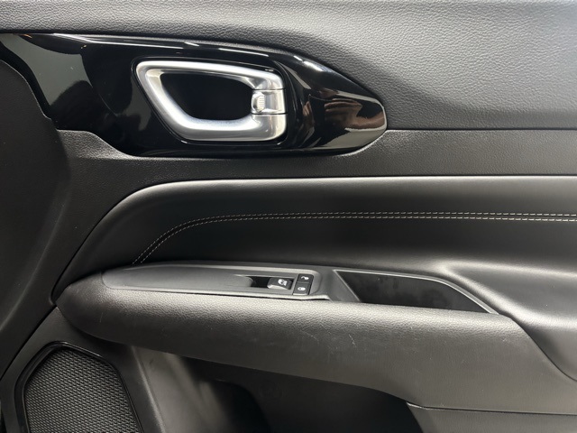 2024 Jeep Compass Altitude Special Edition photo 24