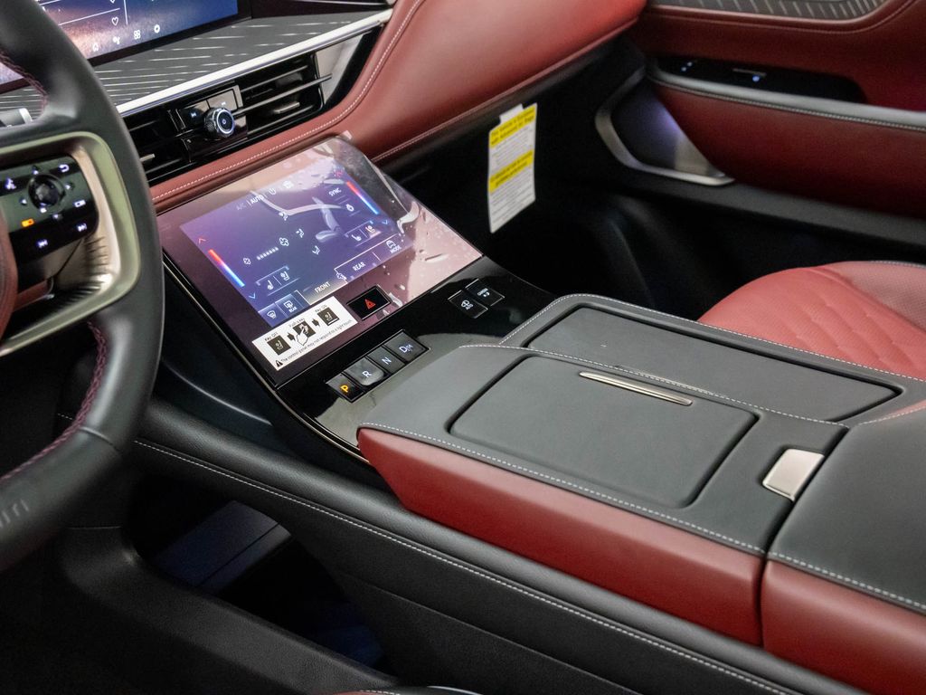2026 Infiniti QX80 photo 11