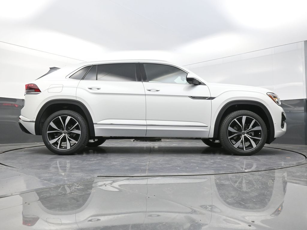 2025 Volkswagen Atlas Cross Sport SEL Premium R-Line photo 25
