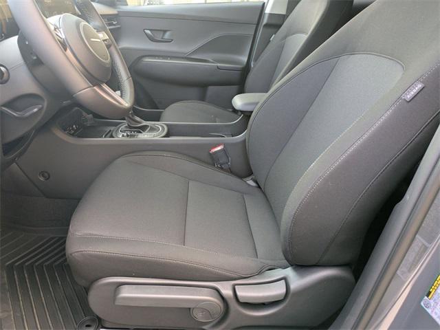 2026 Hyundai Kona SEL photo 9