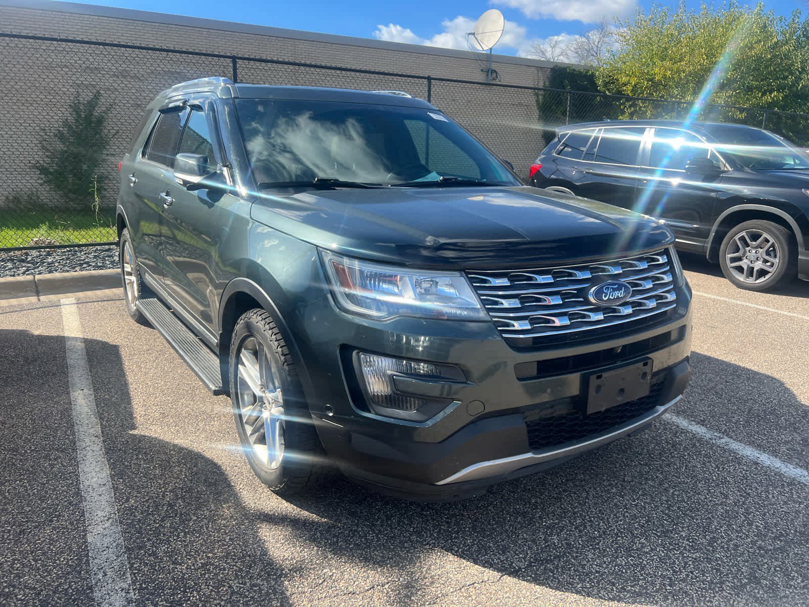 2016 Ford Explorer Limited photo 2