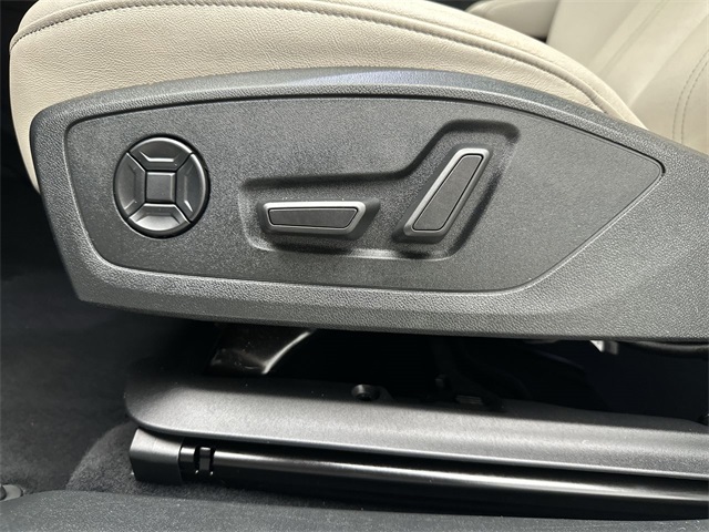 2023 Audi Q4 50 E-tron Premium Plus photo 4