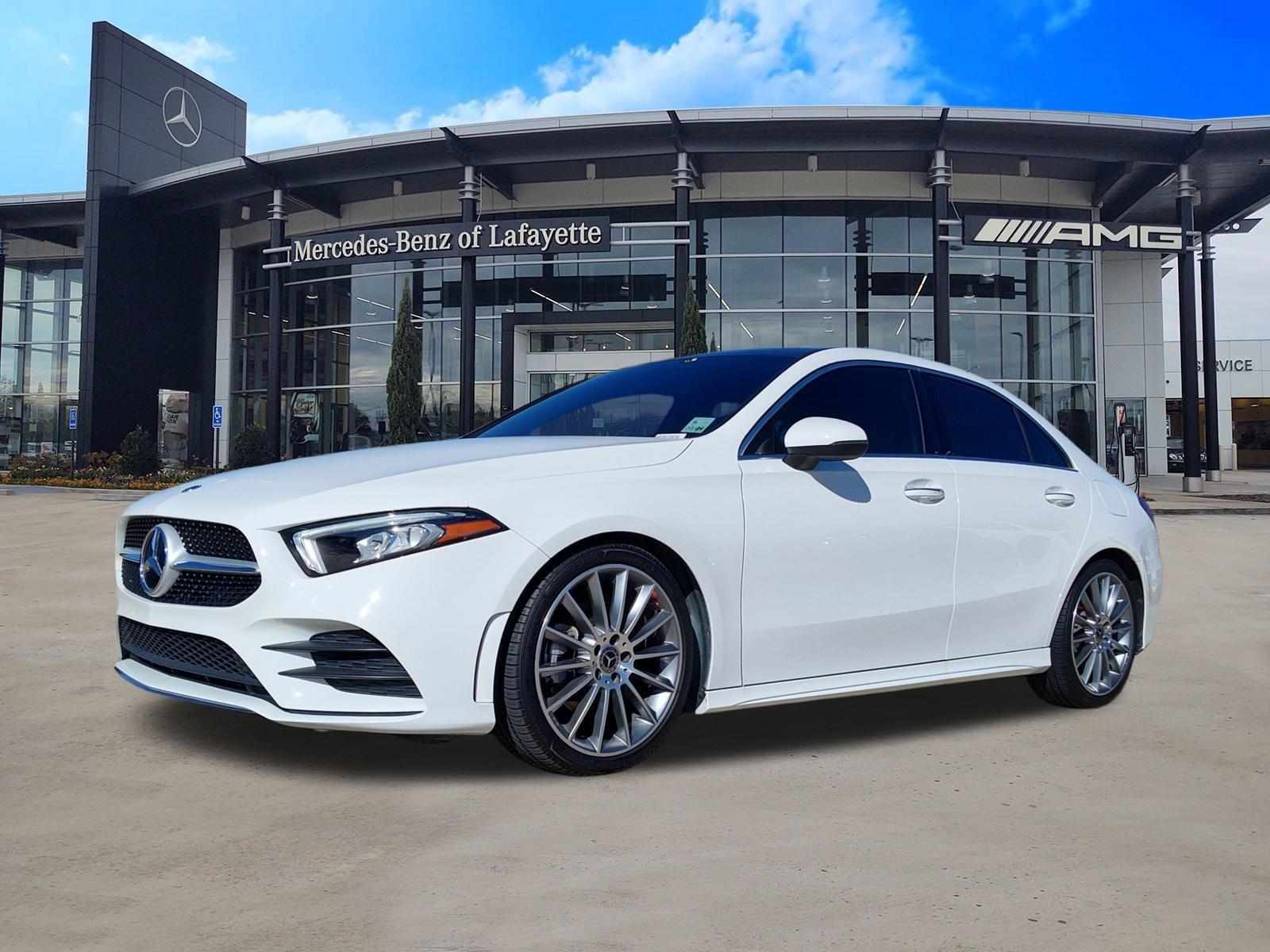 2022 Mercedes-Benz A-Class A220's photo