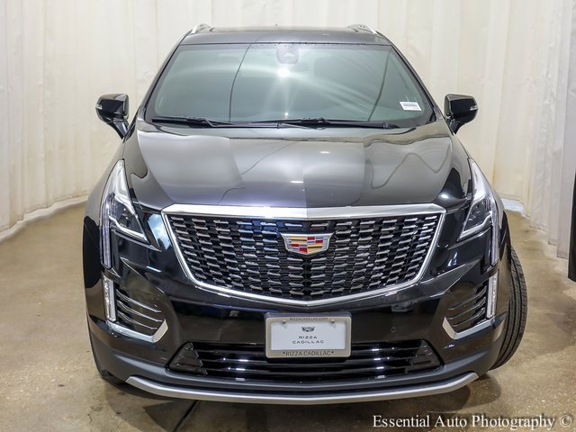 2025 Cadillac XT4 Premium Luxury photo 3