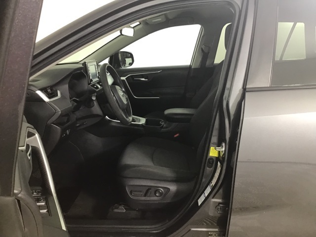 2022 Toyota RAV4 XLE photo 3