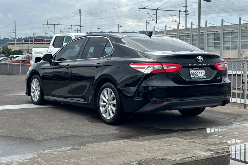 2019 Toyota Camry LE photo 4
