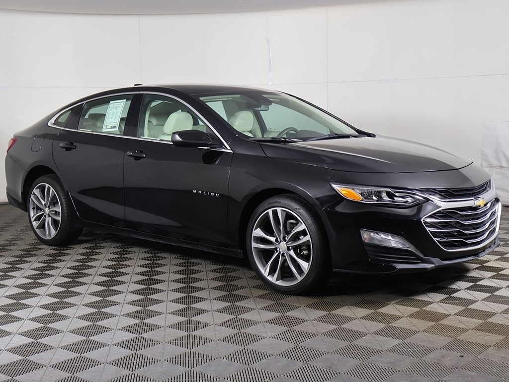 2024 Chevrolet Malibu Premier 2LT photo 2