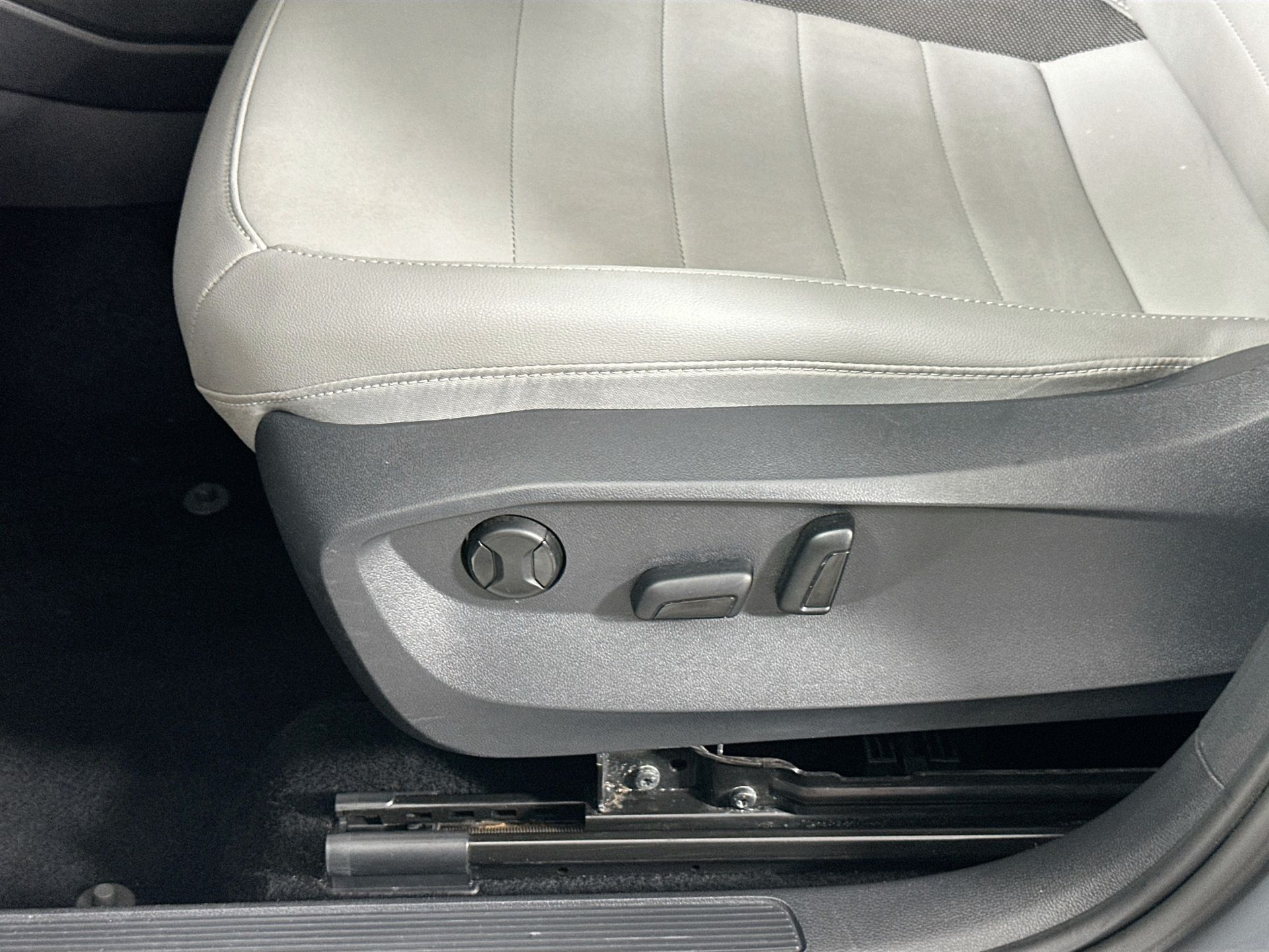 2022 Volkswagen Taos SE photo 15
