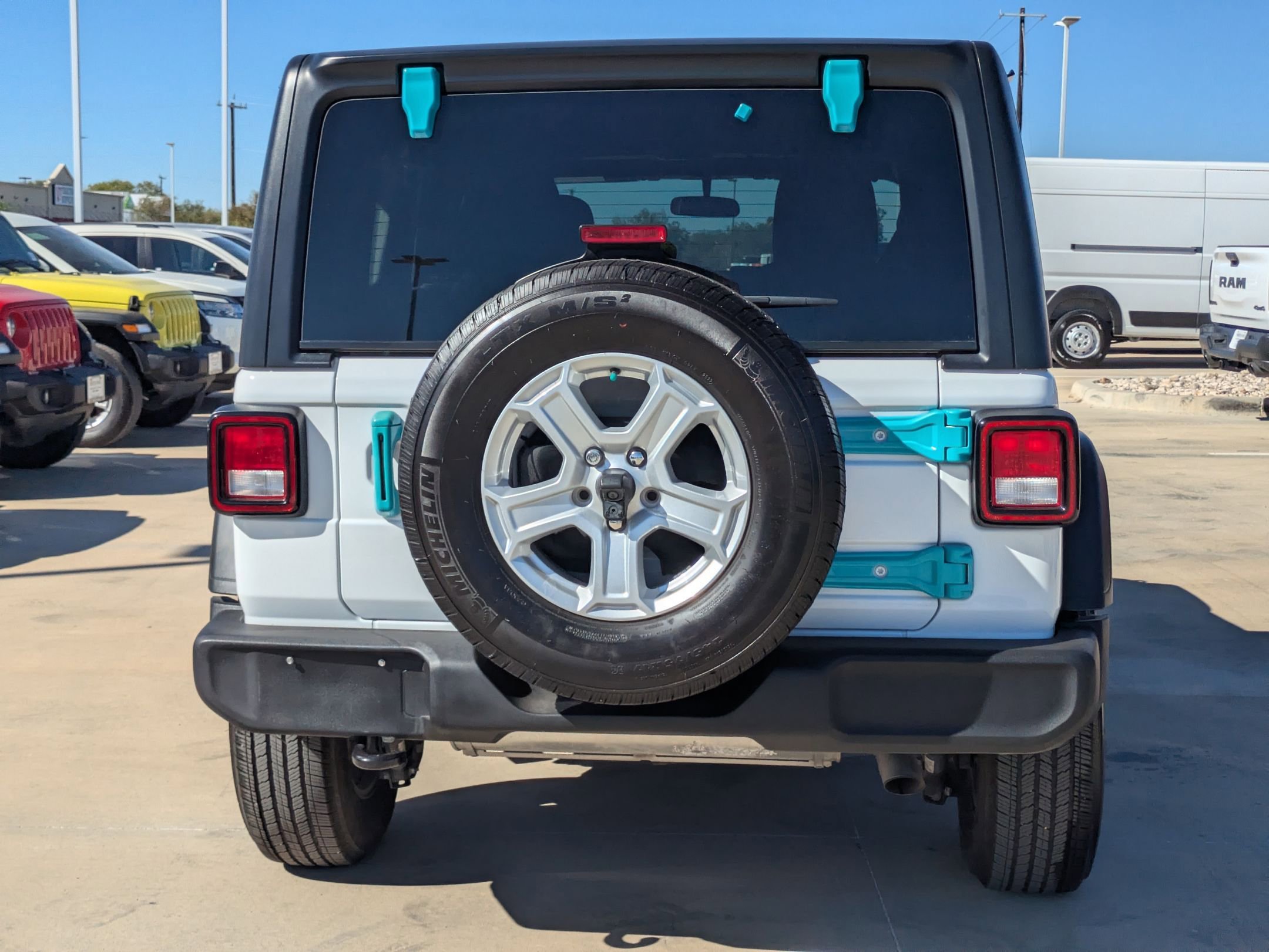 2022 Jeep Wrangler Unlimited Sport S photo 3