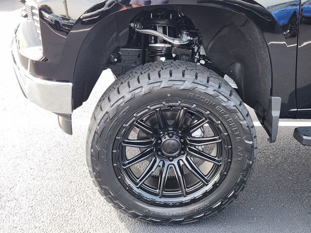 2025 Chevrolet Silverado LT photo 3