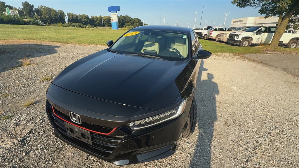 2018 Honda Accord Touring 2.0T photo 3