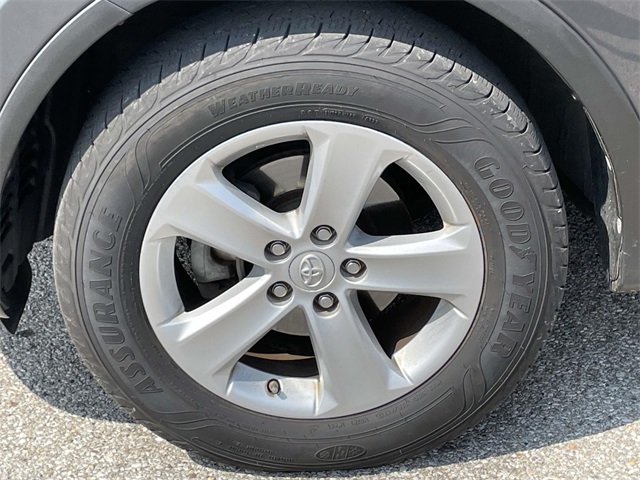 2013 Toyota RAV4 XLE photo 9