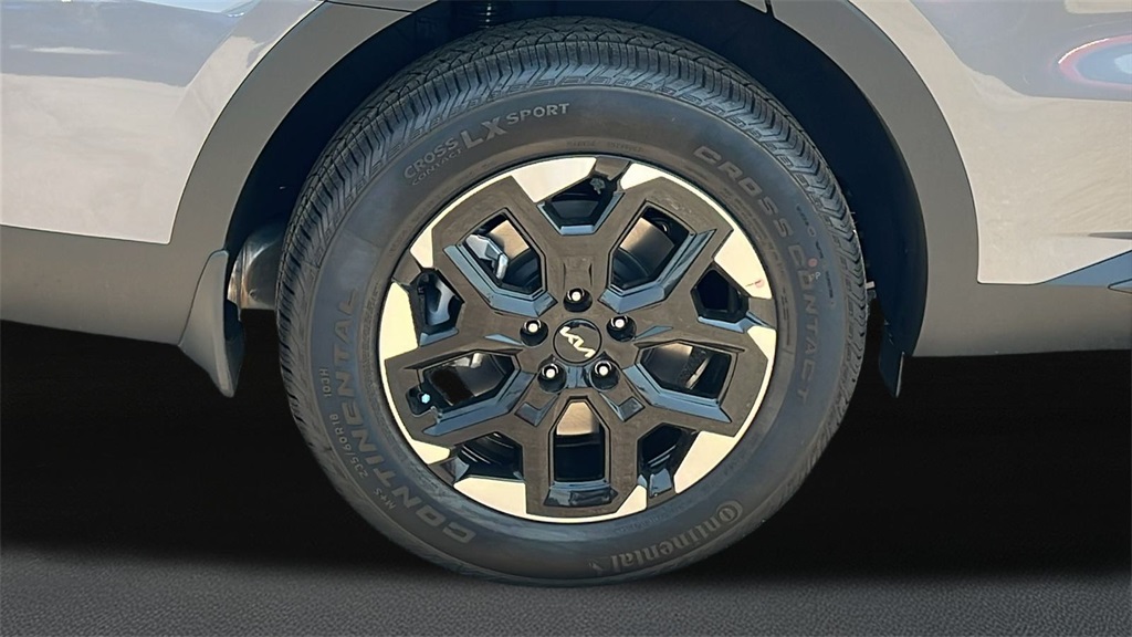 2025 Kia Sorento S photo 2