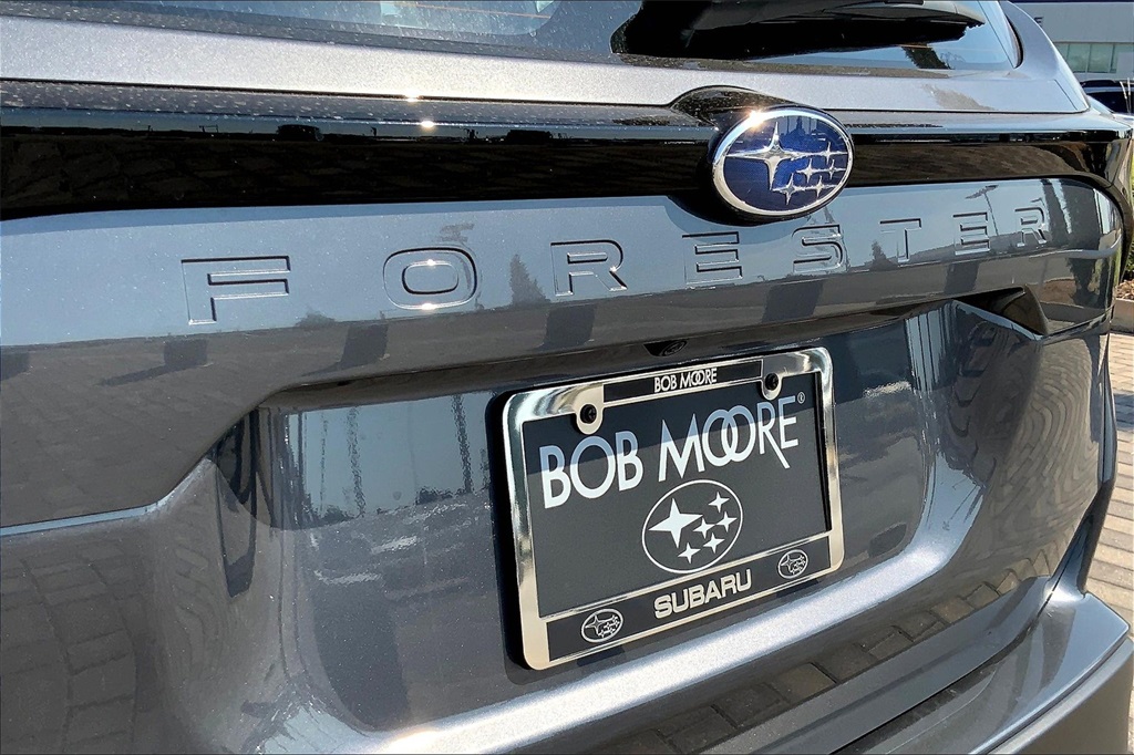 2025 Subaru Forester Base photo 8