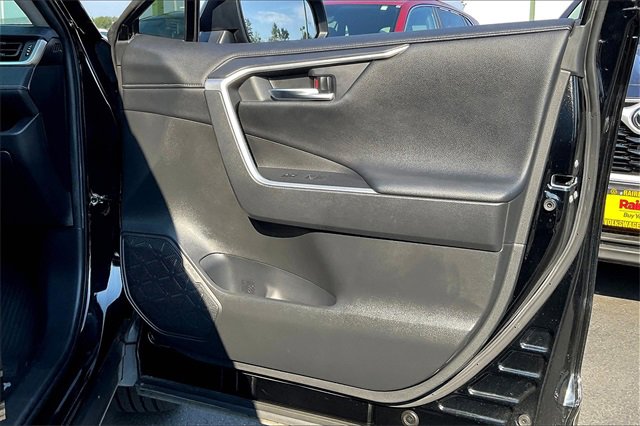 2020 Toyota RAV4 Limited photo 21