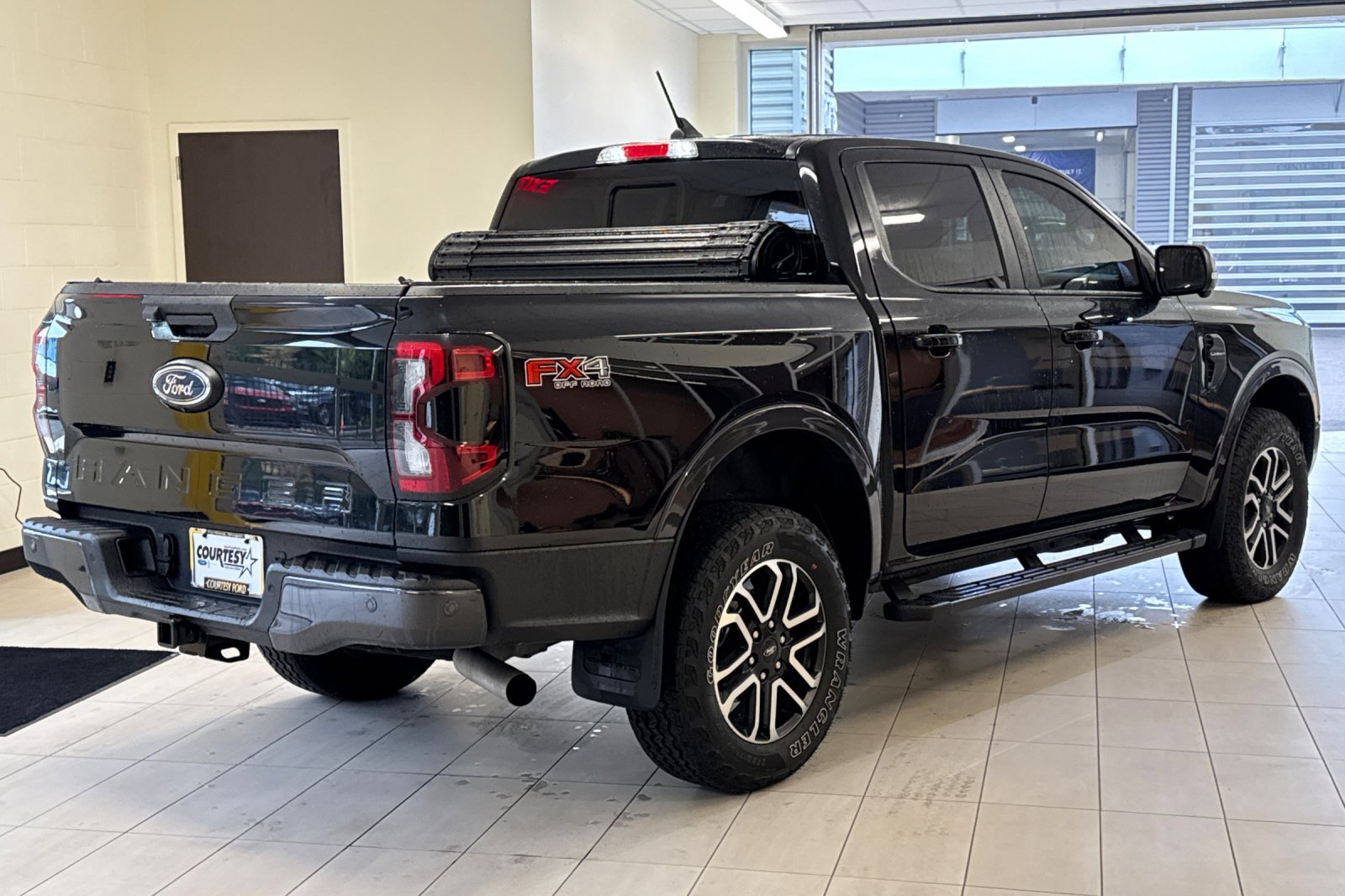 2024 Ford Ranger Lariat photo 3