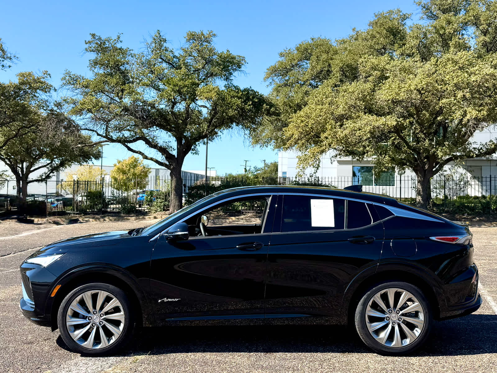 2025 Buick Envista Avenir photo 2