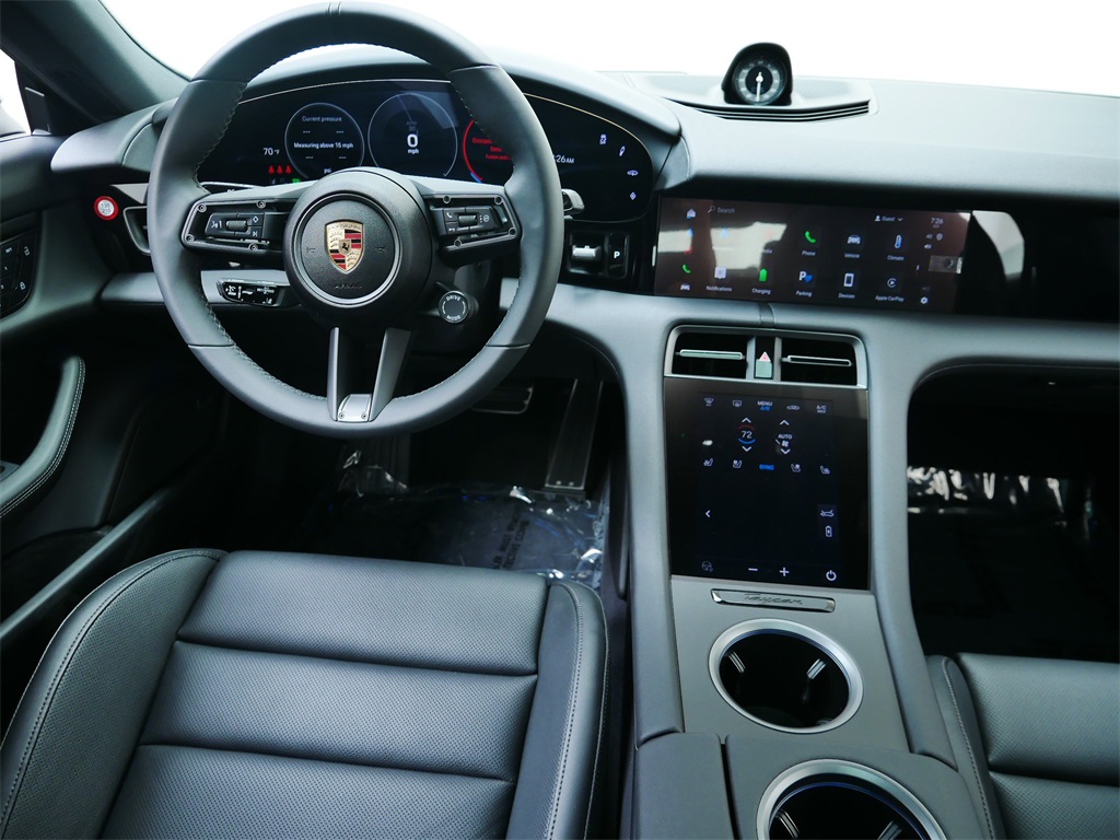 2025 Porsche Taycan 4 photo 15