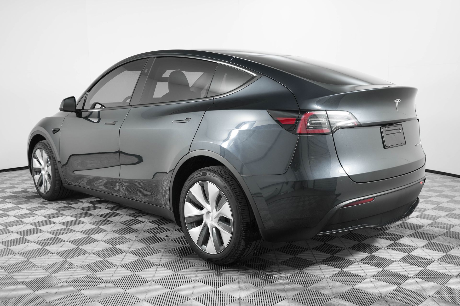 2024 Tesla Model Y Long Range photo 5