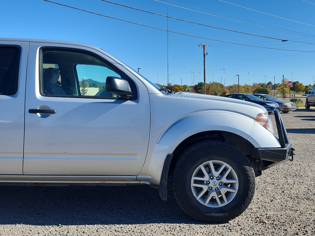 2017 Nissan Frontier SV photo 4