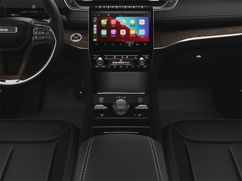 2025 Jeep Grand Cherokee Overland photo 19
