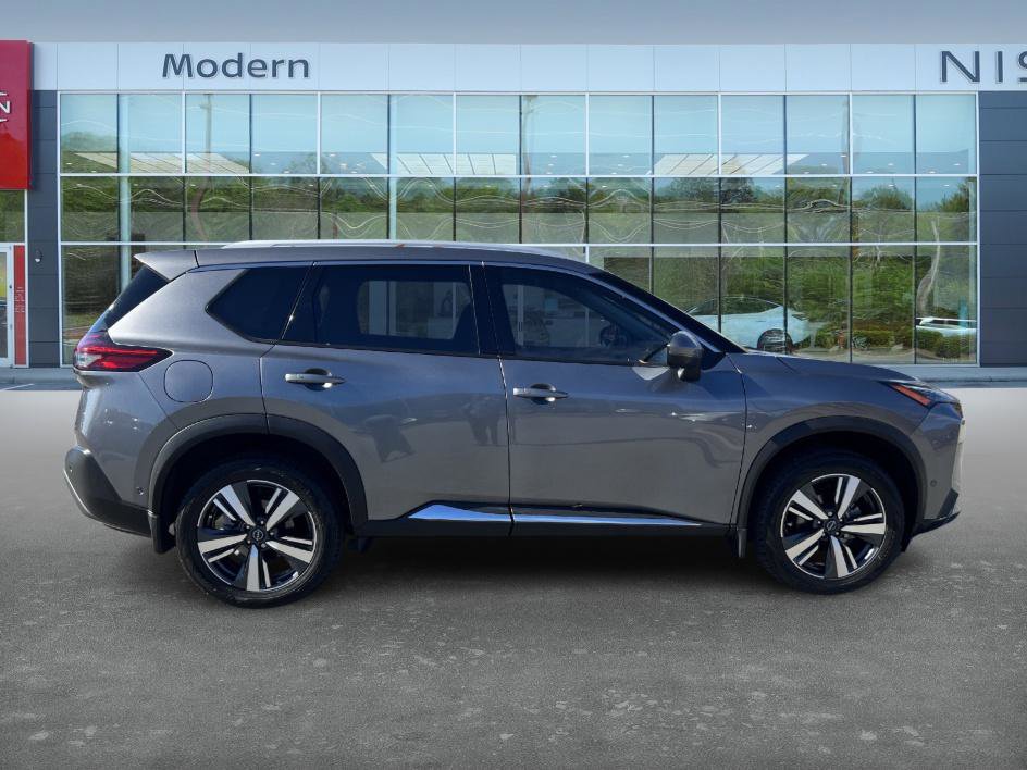 2023 Nissan Rogue SL photo 3