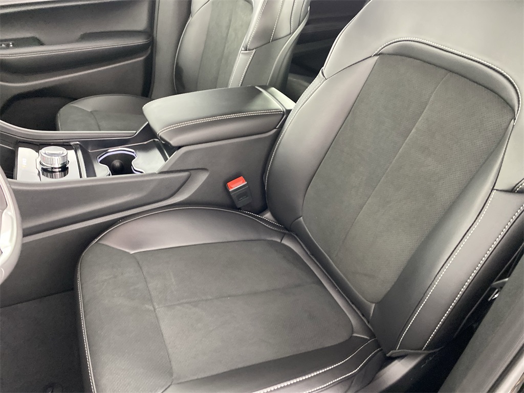 2025 Jeep Grand Cherokee Altitude X photo 25