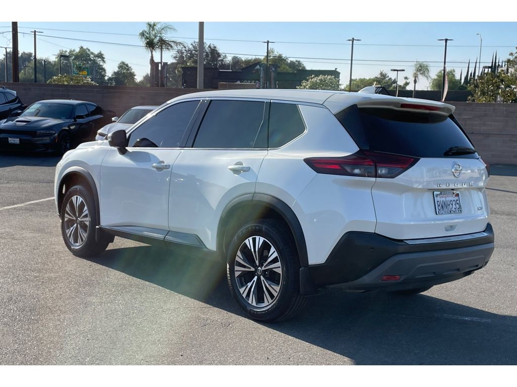 2021 Nissan Rogue SV photo 3