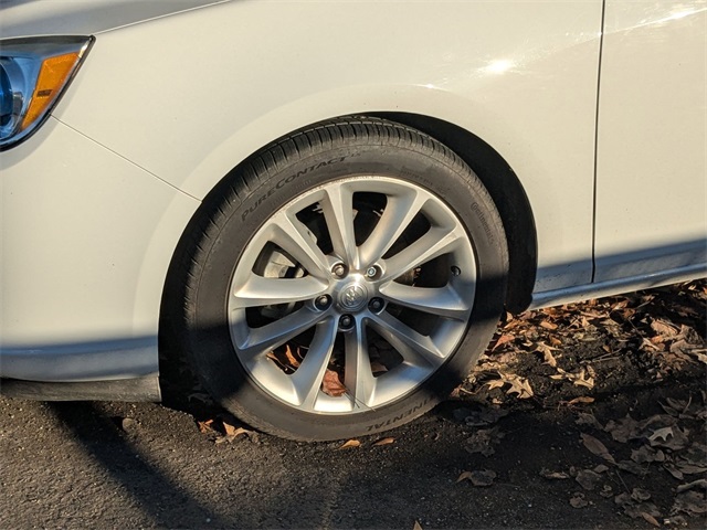 2016 Buick Verano Convenience photo 2