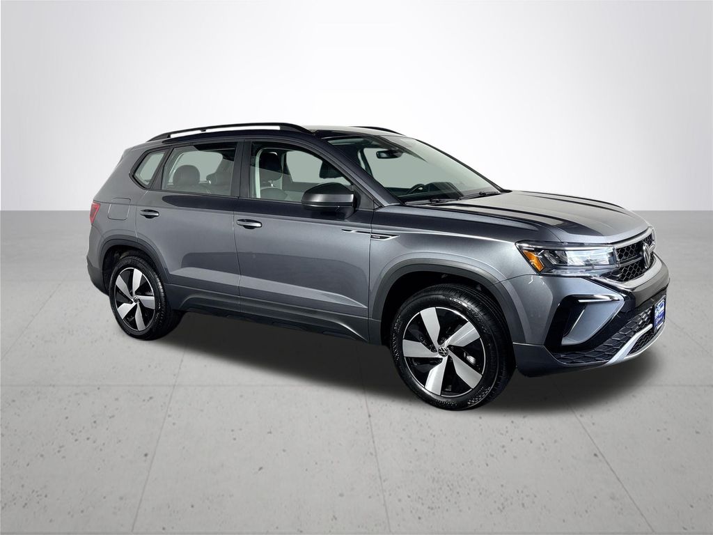2024 Volkswagen Taos S photo 4