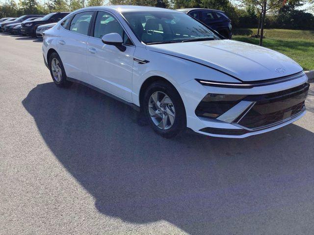 2026 Hyundai Sonata SE photo 3
