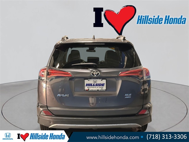 2018 Toyota RAV4 XLE photo 4