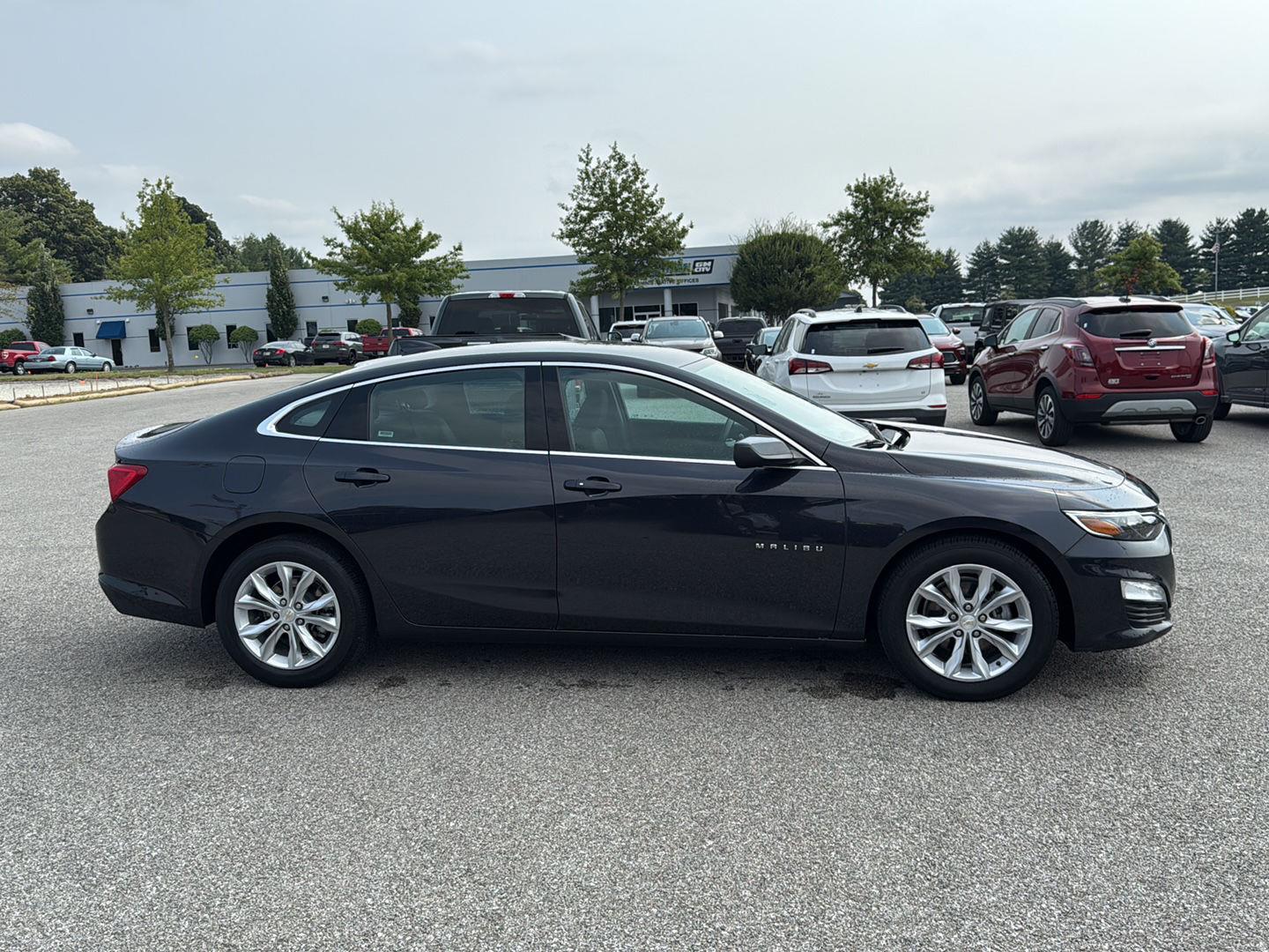 2023 Chevrolet Malibu 1LT photo 4