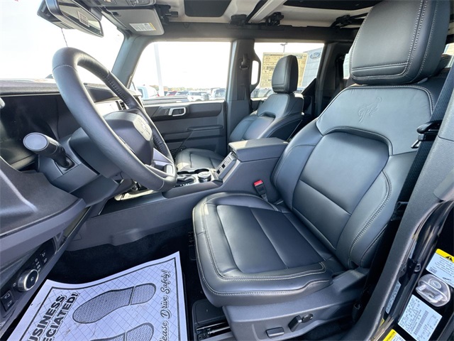 2025 Ford Bronco Badlands photo 2