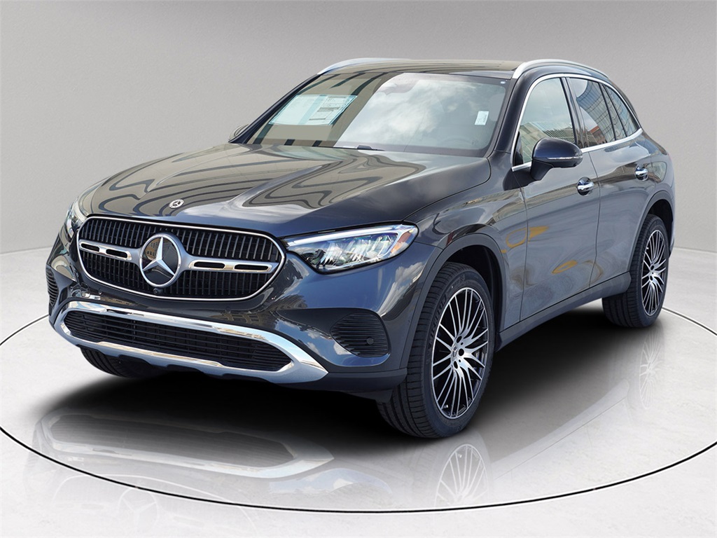2025 Mercedes Benz GLC 300 photo 3