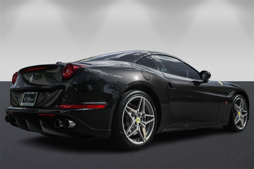 2017 Ferrari California T photo 2