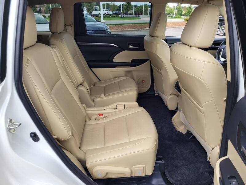 2015 Toyota Highlander Limited photo 12