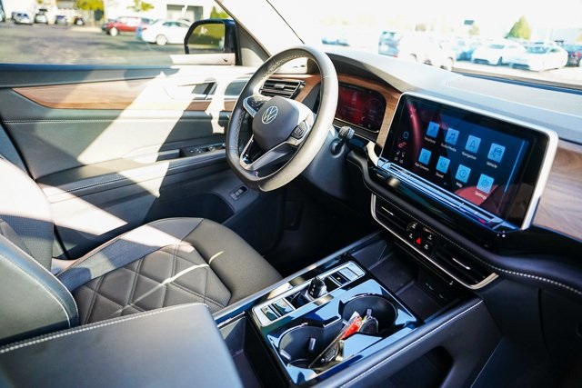 2024 Volkswagen Atlas SE Technology photo 35