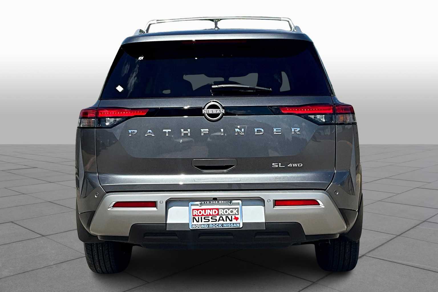2025 Nissan Pathfinder SL photo 4