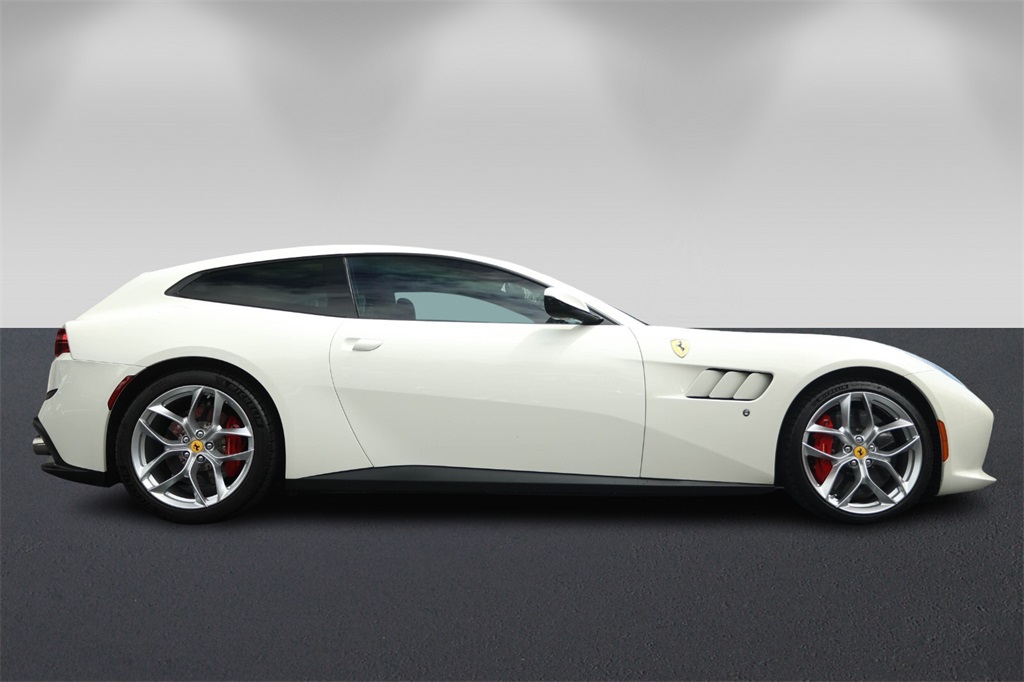 2018 Ferrari GTC4Lusso T photo 2