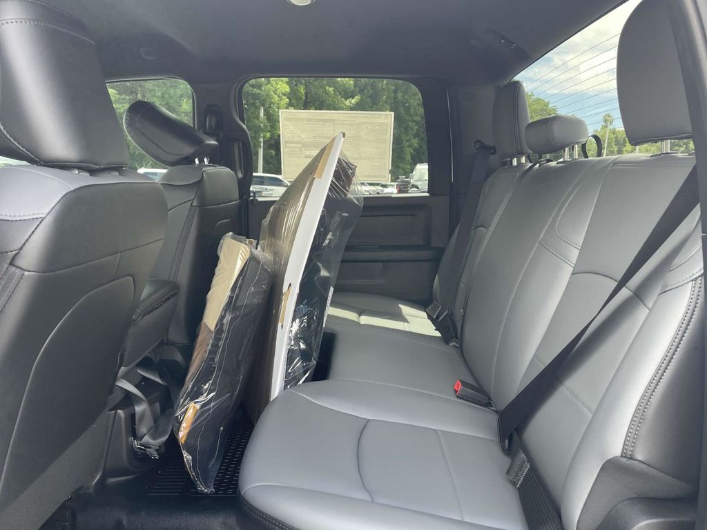 2026 Ram 2500 Tradesman photo 18