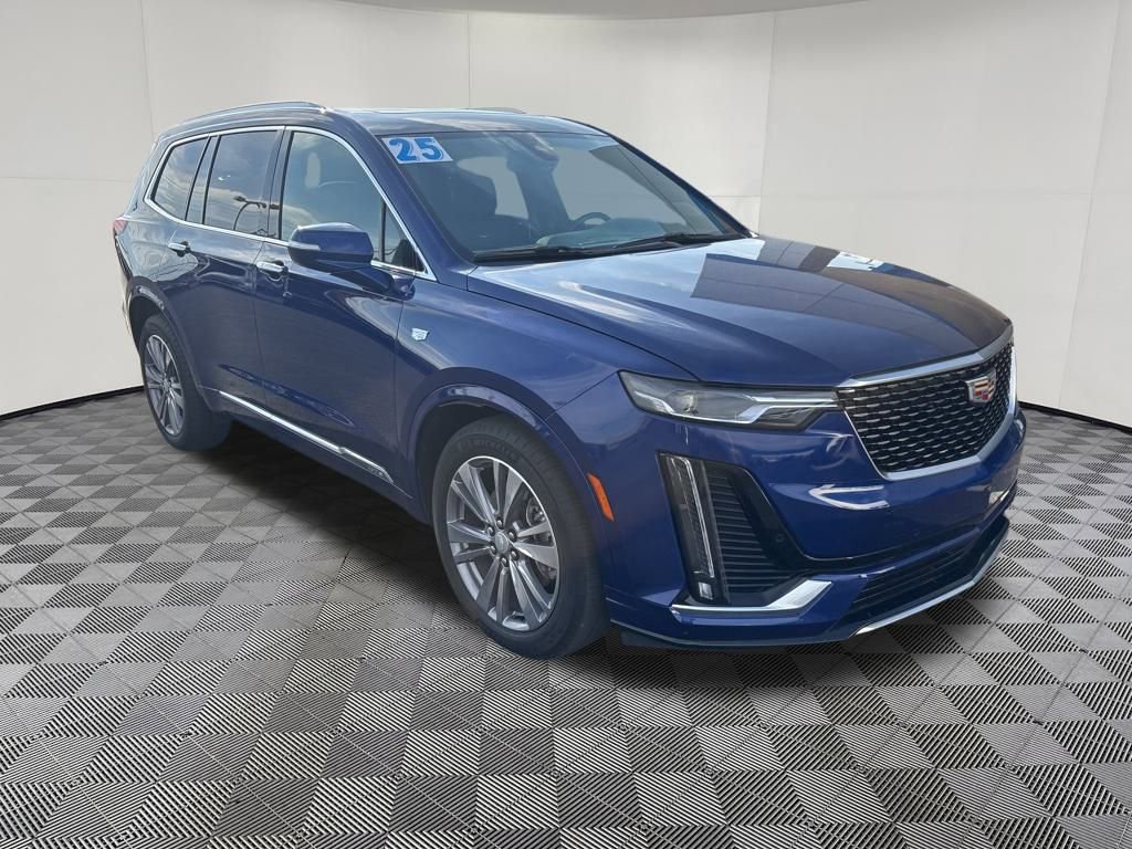 2025 Cadillac XT6 Premium Luxury photo 4