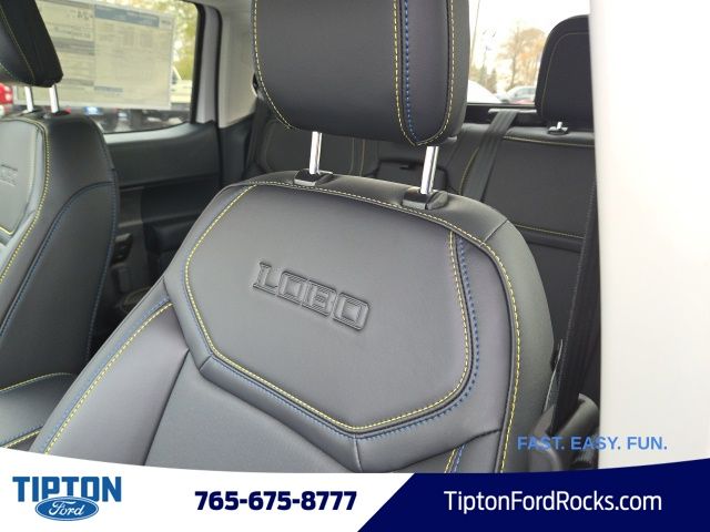 2025 Ford Maverick photo 3