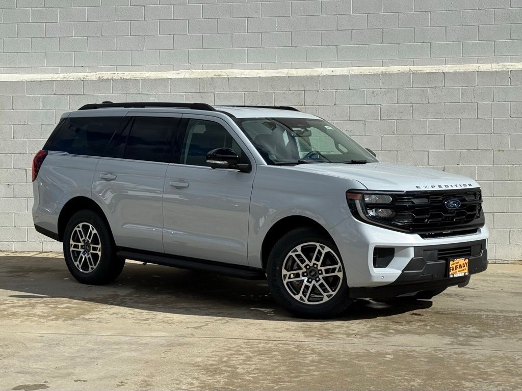 2026 Ford Expedition Active's photo